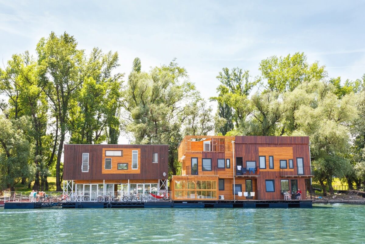 arcabarca floating hostel in Belgrade